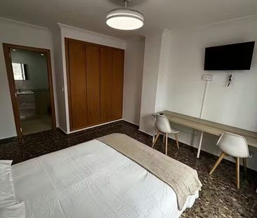 Carrer Alfabeguer, Manises, Valencian Community 46940 - Photo 2