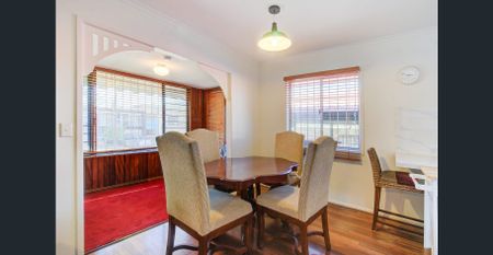 Well-Presented Brick Home in Prime Corner Position - Photo 3