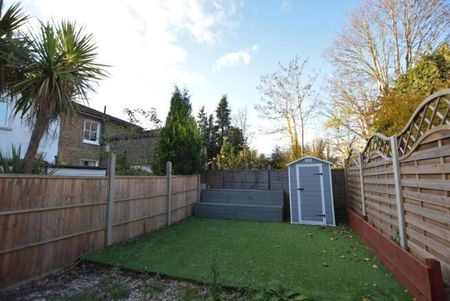 Maisonette to rent - Photo 2