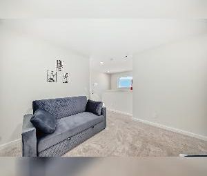 Fully Furnished 4 Bed 3 Bathroom Detached House Calgary - 1 MONTH FREE - Photo 1