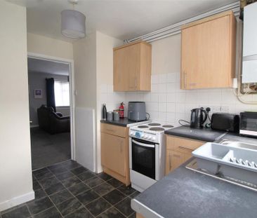 3 bedroom terraced house to rent - Photo 5