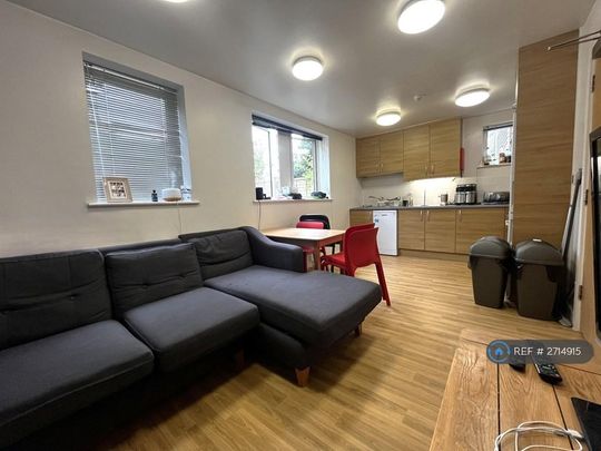 3 bedroom flat to rent - Photo 1