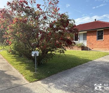 Charming and well maintained home in a great location - Photo 4