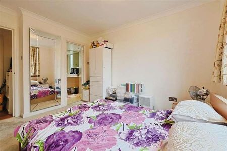 Warwick House, Windsor Way, London, W14 - Photo 2