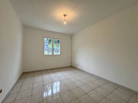 A LOUER - Sainte-Clotilde - La Bretagne - Maison T4 de 97,51 m2 implantée sur 812 m2 de terrain avec garage - Photo 4