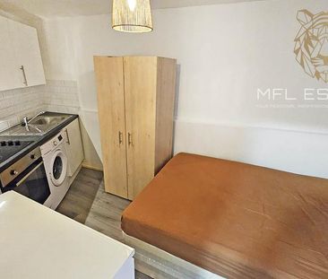 Studio to rent - Photo 6