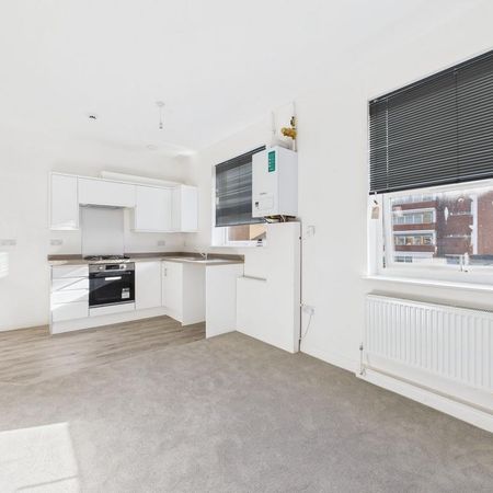 2 bedroom flat to rent - Photo 3