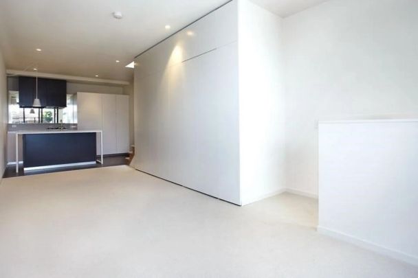 Two beds, two bathrooms, two car spaces… and too good to miss! - Photo 1