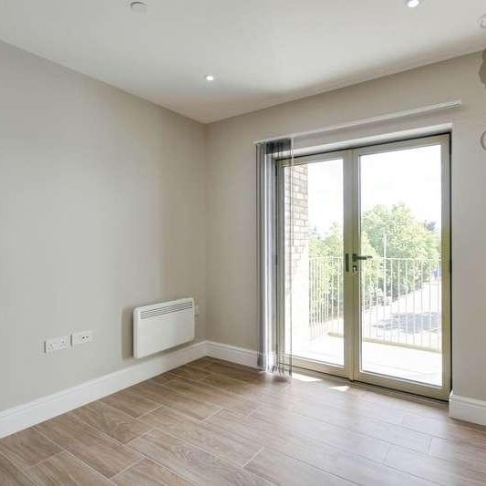 Station Road, Langley, SL3 - Photo 1