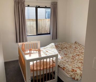 North-Facing Near New Three Bedroom Duplex House - Photo 2