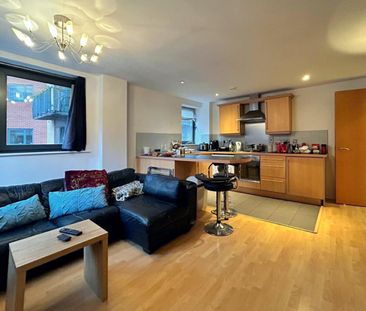 2 bedroom Flat To Let - Photo 1