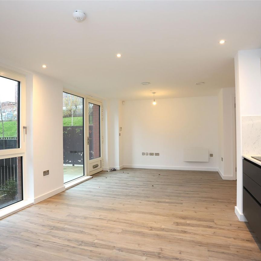 The Railings, Middlewood Locks - Photo 1