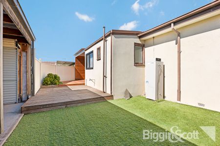 Attractive Family Home - Photo 2