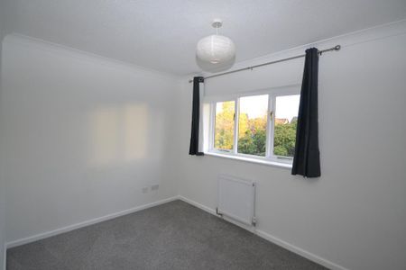3 bedroom detached house to rent - Photo 4