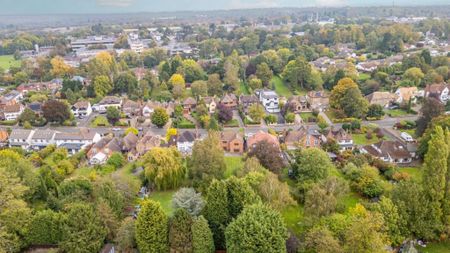 Fairefield Crescent, Glenfield, Leicester, LE3 8EJ - Photo 2