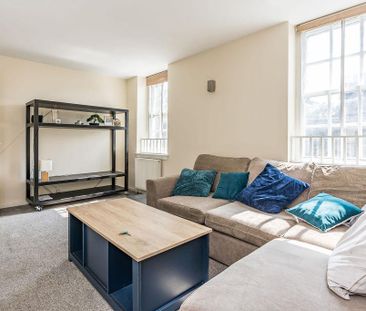 3 bedroom flat to rent - Photo 6
