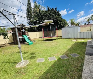 Bright, Comfortable & Solar-Efficient - Perfect Family Home - Photo 6