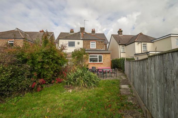 To Rent Avon Road, Charminster, Bournemouth, BH8 £2,575 pcm Tenancy Info - Photo 1