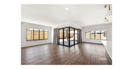 Executive Family Living in the Avenues – Highfields - Photo 2