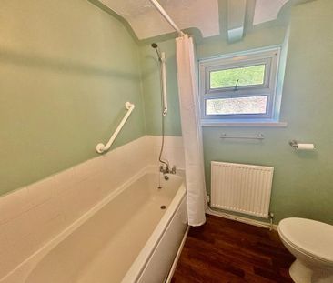 2 bedroom terraced house to rent - Photo 4