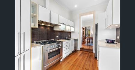 Character-filled Terrace with Private Courtyard Garden - Photo 4