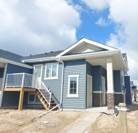 Beautiful 2 Bedroom Condo!! Available July 1st! - Photo 3