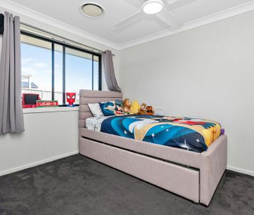 Modern Family Home! - Photo 3