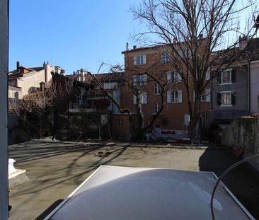 Appartement au calme situé dans le Vieux Carouge - Photo 2