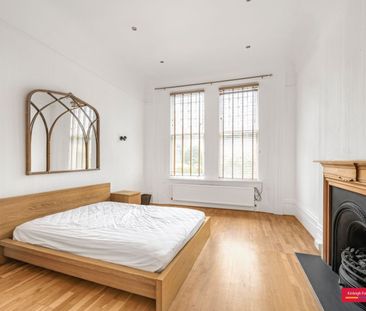 Compayne Gardens, London, NW6 - Photo 2