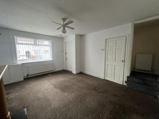 2 bedroom property to rent - Photo 1