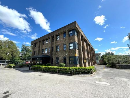 Studio to rent - Photo 2