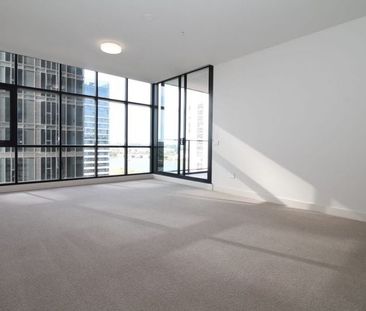 Large study | Large bedroom - Photo 3