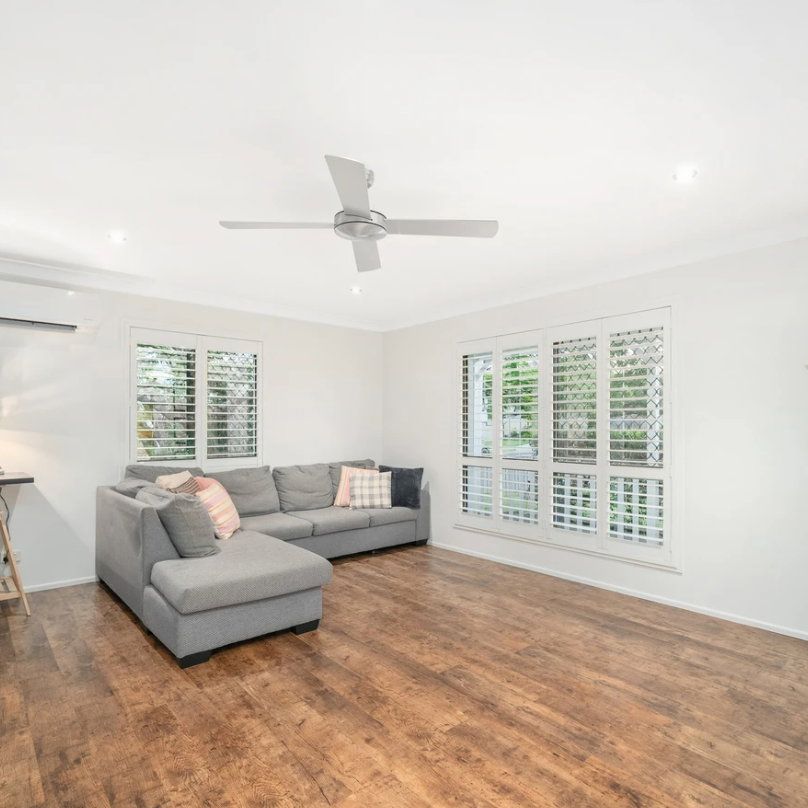 CUTE HOME PERFECT FOR YOUR FAMILY!! - Photo 1