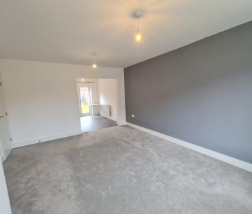 3 bedroom semi-detached house to rent - Photo 2