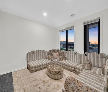 A Stylish Blend of Comfort & Class in Emerald Park! - Photo 1