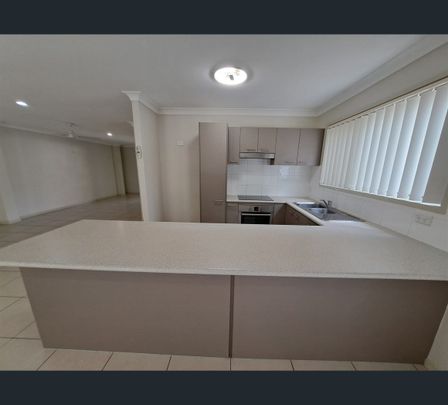 1/10 Chantrill Ave, Nerang, Qld 4211 - Photo 1