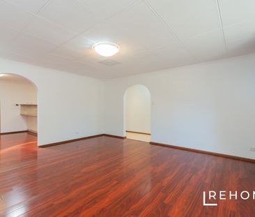 10 Burren Gate, Willetton WA 6155 - House For Rent | Domain - Photo 6