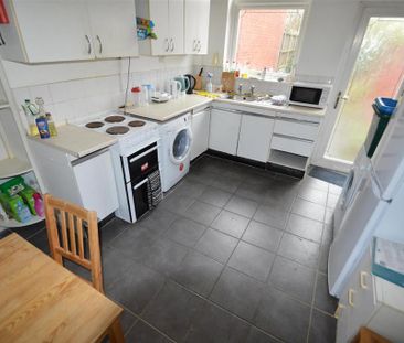 4 bedroom house to rent - Photo 2