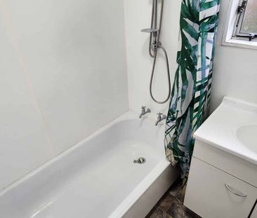 AFFORDABLE THREE BEDROOMS - HAWERA - Photo 3