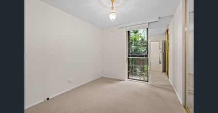Superbly Located Two Bedroom Apartment With Parking For One Car! - Photo 5