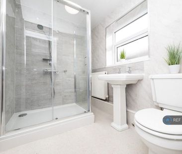 2 bedroom end of terrace house to rent - Photo 3