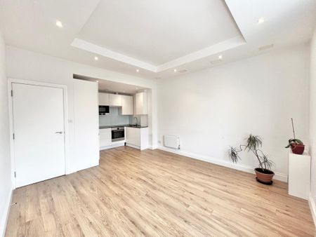 1 bedroom flat to rent - Photo 2