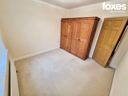 3 bed flat to rent in Linton Lawns, Golf Links Road, Ferndown, Dorset, BH22 8BX - Photo 5