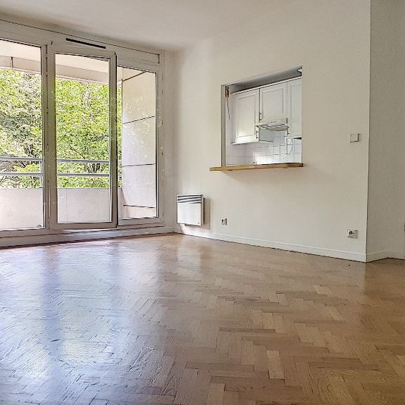Location Appartement 2 pièces 47m² ISSY LES MOULINEAUX 92130 - Photo 1