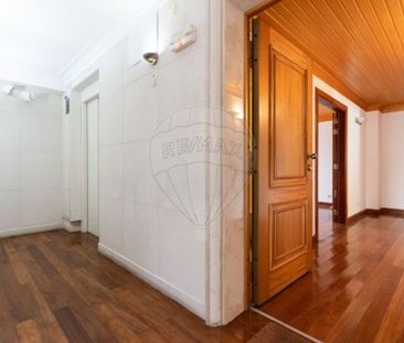 2 room luxury Apartment for rent in Cascais, Portugal - Photo 5