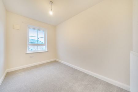 Southwold Drive, Peterborough, Hampton Beach - Photo 3