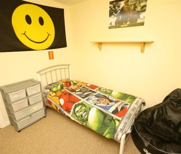 3 bedroom semi-detached house to rent - Photo 5