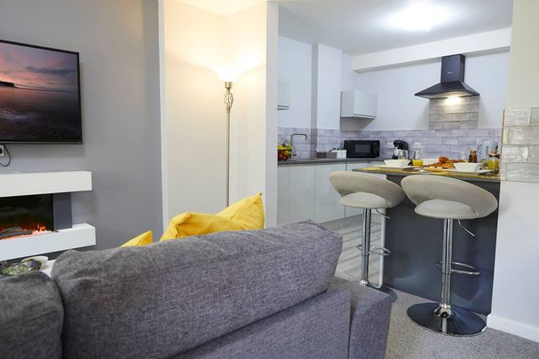 Royal Avenue - Photo 1