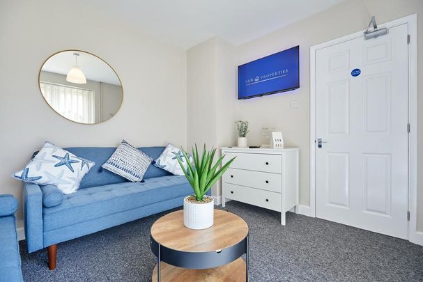 5 bedroom semi-detached house to rent - Photo 1