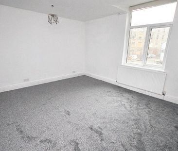 4 bedroom terraced house to rent - Photo 3